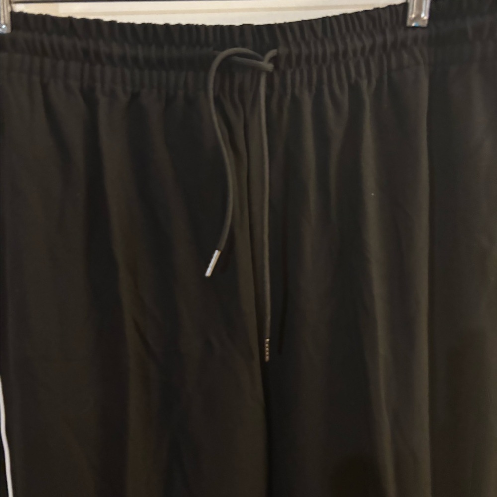 Xersion Relaxed Fit Black Pants with White Piping Sz XL - Picture 7 of 9